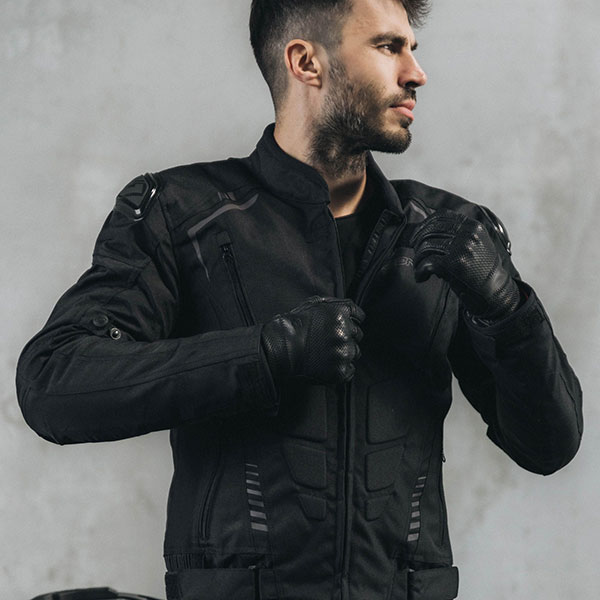 ozone_street-pulse-textile-jacket_black_lifestyle1.jpg