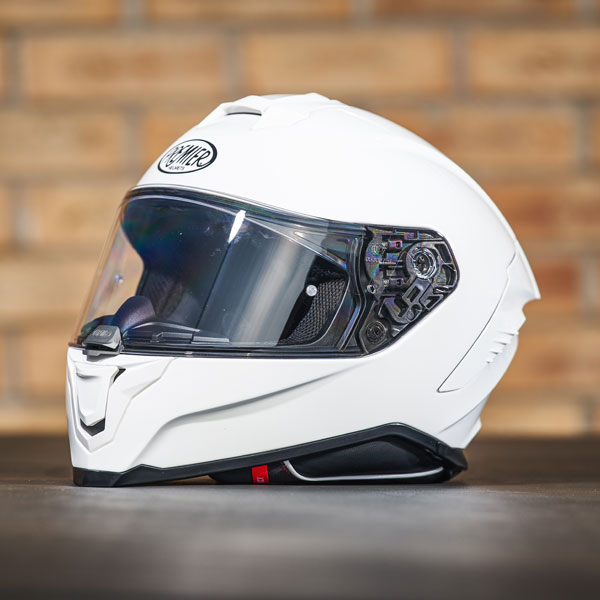 premier_helmet_hyper_u8-white_lifestyle2.jpg