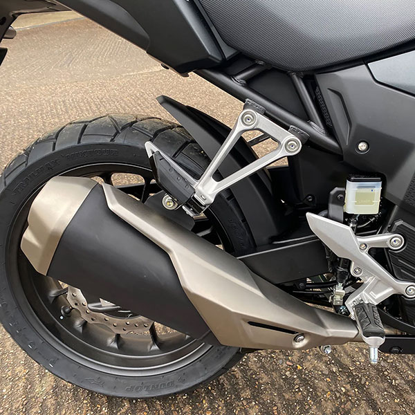 pyramid-hugger-matte-black-honda-cbr-500-r-2022_detail2.jpg