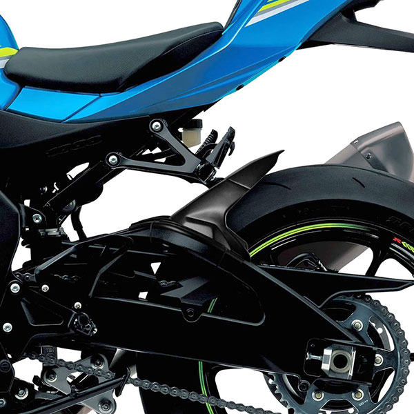 pyramid-hugger-matte-black-suzuki-gsx-r1000-2017current_lifestyle1.jpg