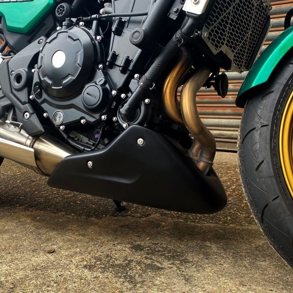 pyramid_belly-pan_candy-emerald_green-kawasaki-z-650-rs_detail3.jpg