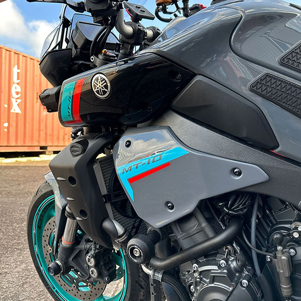 pyramid_bodywork_infill-panel_cyan-storm_yamaha-mt-10-(22-)_detail3.jpg