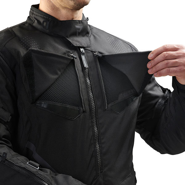 rebelhorn_motorycle-textile-jacket_hiker-iv-textile-jacket_black_detail2.jpg