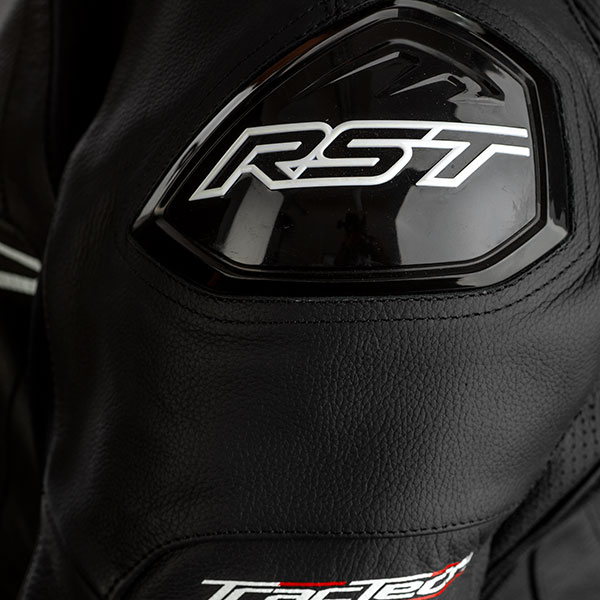 rst-kids-tractech-evo-4-ce-one-piece-leather-suit-black-black_detail4.jpg