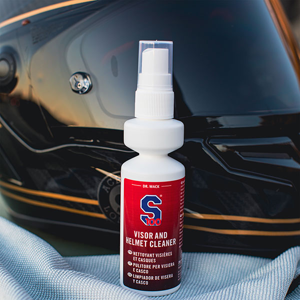 s100_cleaners_helmet-and-visor-cleaner_100ml_detail2.jpg