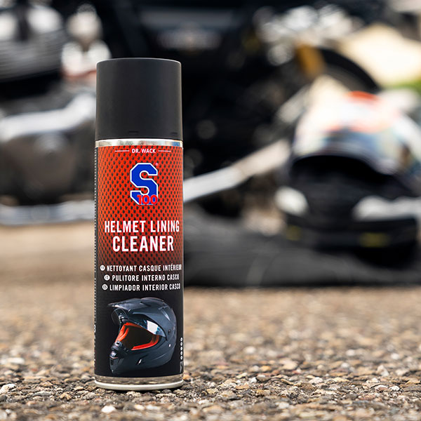 s100_cleaners_helmet-lining-cleaner_300ml_detail1.jpg