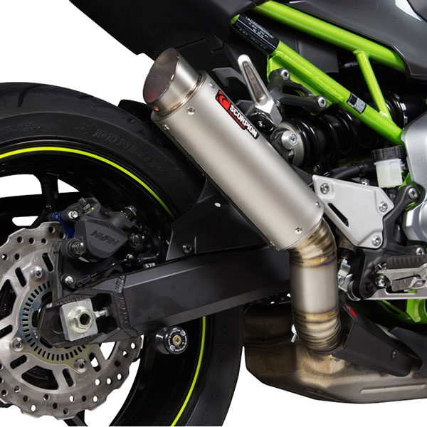 scorpion-exhaust_rp1-gp_kawasaki_z900_2017-2018_titanium_on-bike.jpg