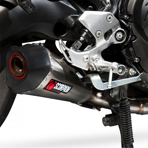 scorpion-exhaust_serket-taper_yamaha-mt-09-tracer_15-16_steel_on-bike-close-up.jpg