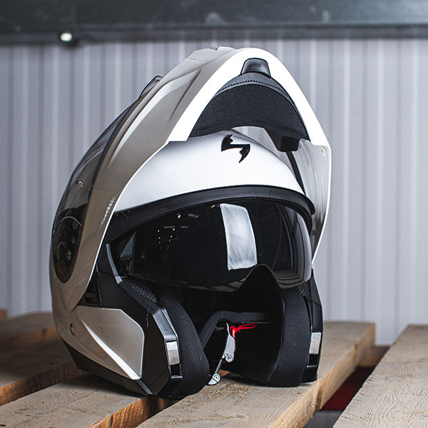 scorpion_helmet_exo-930-solid_white_lifestyle-18.jpg