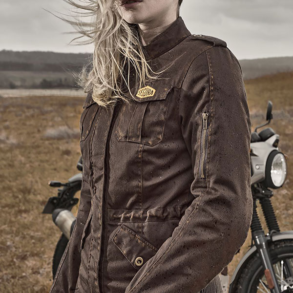 segura_ladies_jacket-textile_tabata_brown_lifestyle1.jpg