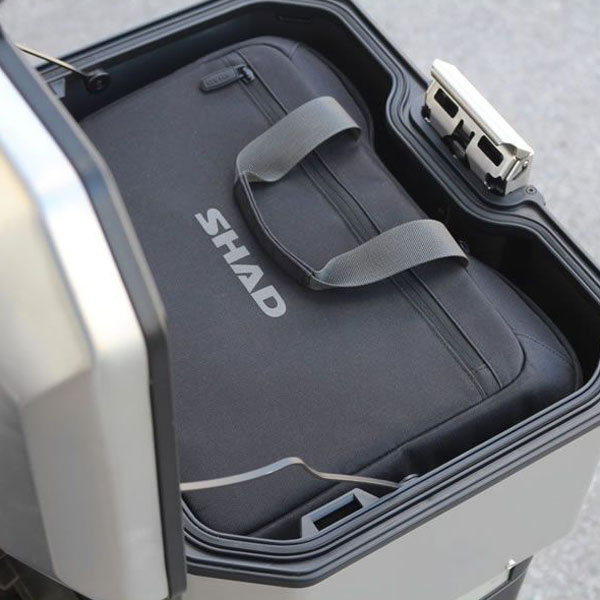 shad_hard-luggage_tr37-terra-top-box_d0tr37100_detail6.jpg