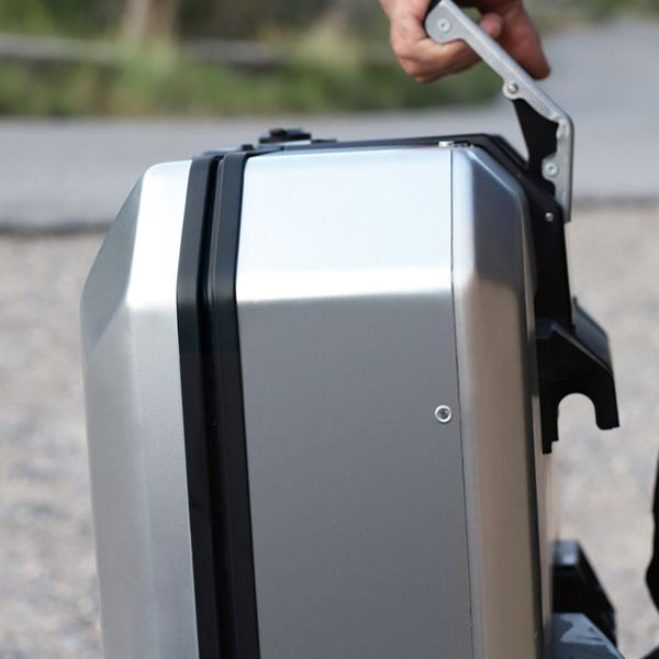 shad_hard-luggage_tr47-terra-pannier-right_d0tr47100r_detail6.jpg