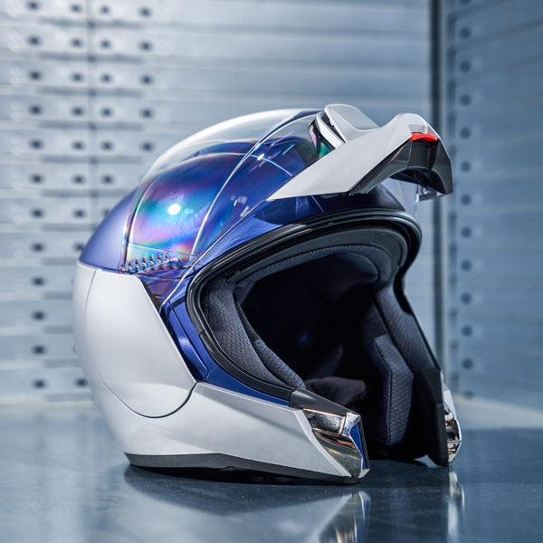 shark_helmets_evojet_dual-matt-silver-blue_lifestyle2.jpg