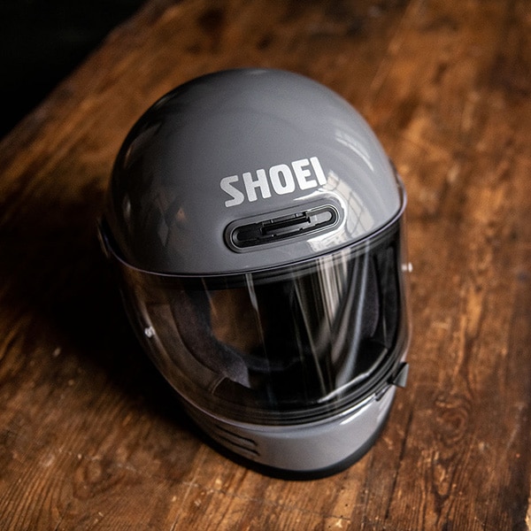 shoei_glamster_basalt_grey_helmet_lifestyle4.jpg