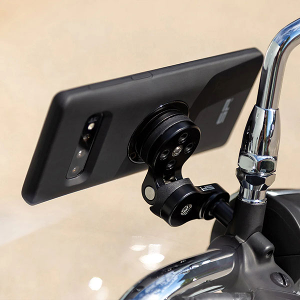 sp-connect_phone-mounts-and-cases_clutch-mount-pro_lifestyle2.jpg