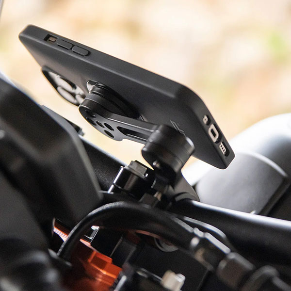 sp-connect_phone-mounts-and-cases_moto-mount-pro_lifestyle2.jpg