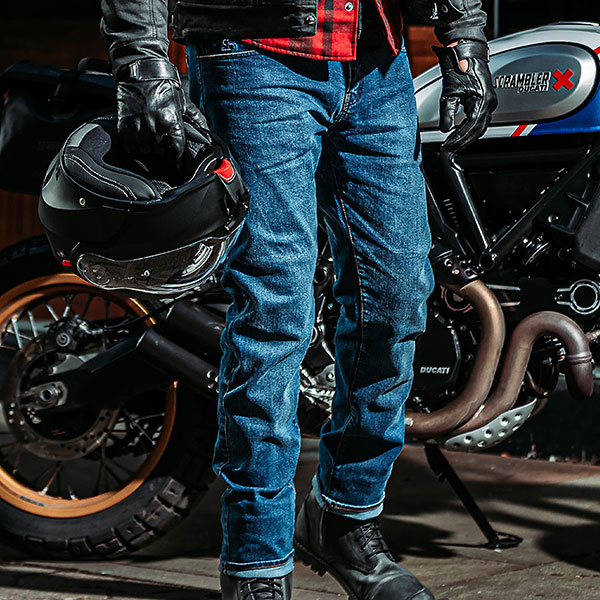 spada_motorcycle-jeans_drifter-textile-jeans_washed-blue_lifestyle1.jpg