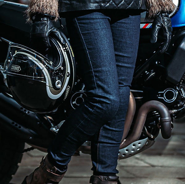 spada_motorcycle-jeans_ladies-ronin-textile-jeans_raw-indigo_lifestyle1.jpg