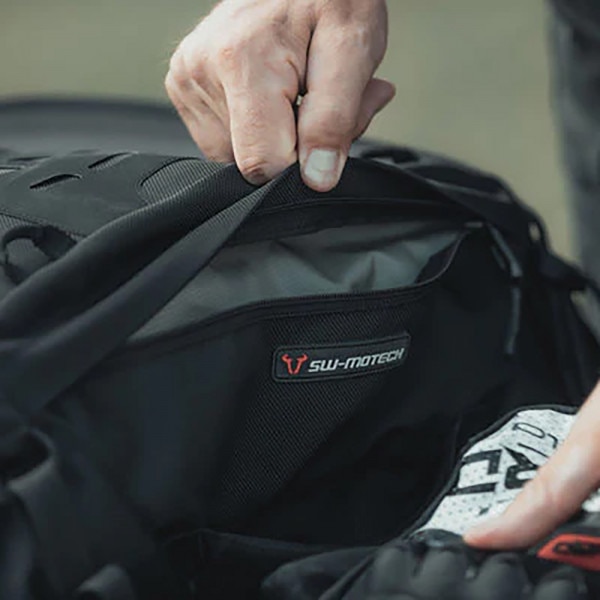 sw-motech_luggage_pro-cargobag-tail-bag_detail4.jpg