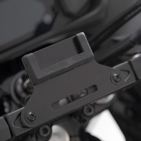 sw_motech_bike_specific_gps_mount_yamaha_mt-07_tracer_detail1.jpg