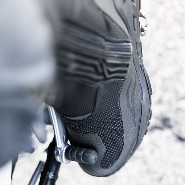 tcx_boots_climma-surround-2_black-grey_lifestyle_detail2_.jpg