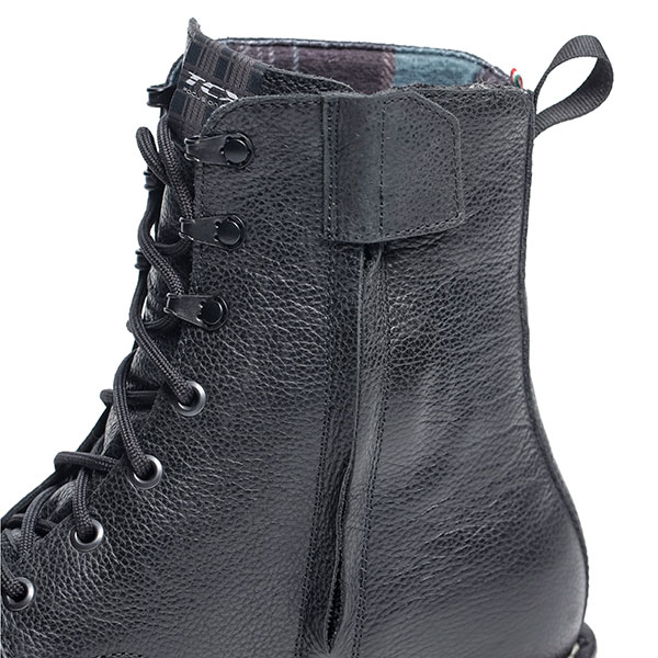 tcx_boots_hero-2-wp_black_detail7.jpg