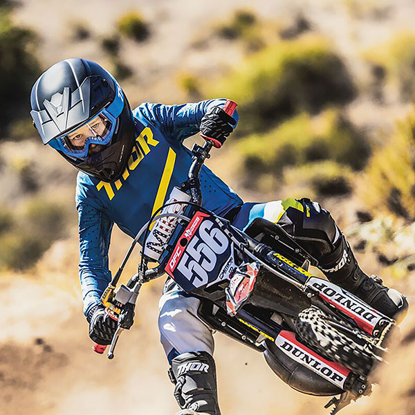 thor_youth-motocross-jersey_sport-brave_blue_lifestyle1.jpg