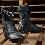 alpinestars_boots_smx-plus-v2-gore-tex_black-silver_lifestyle1.jpg