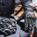 alpinestars_leather-gloves_gp-pro-r3_black_lifestyle4.jpg