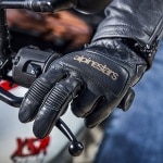 alpinestars_leather_gloves_black_lifestyle1.jpg