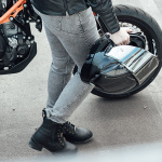 bull-it_motorcycle-jeans_ladies-willow-slim-covec-jeans_grey_lifestyle2.jpg