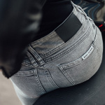 bull-it_motorcycle-jeans_ladies-willow-slim-covec-jeans_grey_lifestyle4.jpg