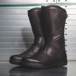 dainese_boots_fulcrum-gt-gore-tex_black-black_lifestyle2.jpg