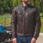 dxr_leather_jacket_blacksmith-ce_moka_lifestyle2.jpg