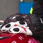 flm_gloves_sports-leather-8.0_black-white-red_lifestyle4.jpg