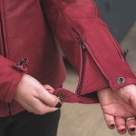 furygan_ladies_jacket-leather_debbie_bordeaux_lifestyle9.jpg