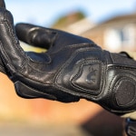 furygan_mixed-gloves_waco-evo-2_black_lifestyle6.jpg