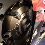 gb-racing_clutch-cover_ec-zx10-2011-2-gbr_detail2.jpg