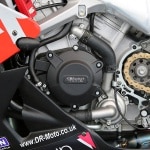 gbracing_alternator-cover_aprilia_ec-rsv4-2010-1-gbr_dertail2.jpg