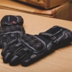 held_gloves_sambia-2-in-1_black_lifestyle1.jpg