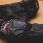 held_gloves_sambia-2-in-1_black_lifestyle3.jpg