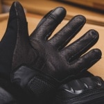 held_gloves_sambia-2-in-1_black_lifestyle6.jpg