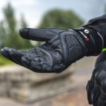 held_gloves_score-ktc_black_lifestyle-8.jpg