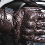 john-doe_leather_gloves_tracker_brown_lifestyle8.jpg