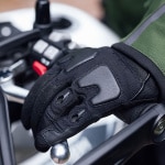 kaplan_d3o-leather-textile-mixed-glove_black_lifestyle2.jpg