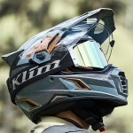 klim_helmet_krios-pro_rally-metallic-bronze_lifestyle1.jpg