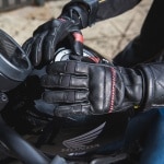 knox_ladies_gloves_whip_black_oxblood_lifestyle4.jpg