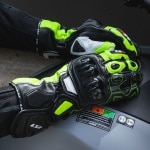 ls2_gloves_leather_swift_black-neon-yellow_lifestyle3.jpg