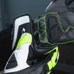 ls2_gloves_leather_swift_black-neon-yellow_lifestyle6.jpg