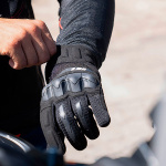 ls2_textile-gloves_kubra-summer-gloves_black_lifestyle1.jpg